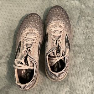 Brooks leviate running shoes